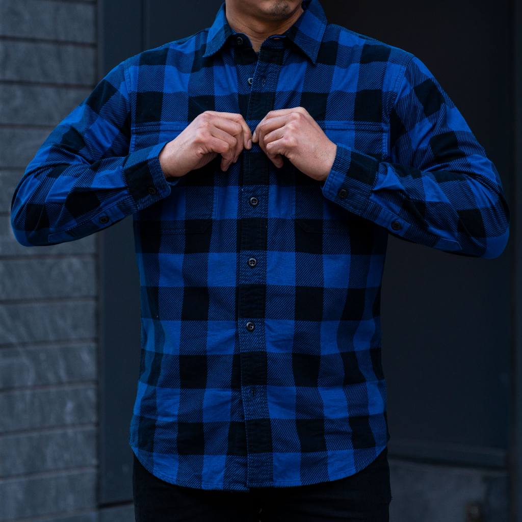 Filson Field Flannel Shirt | Cobalt Blue Black - Image 5